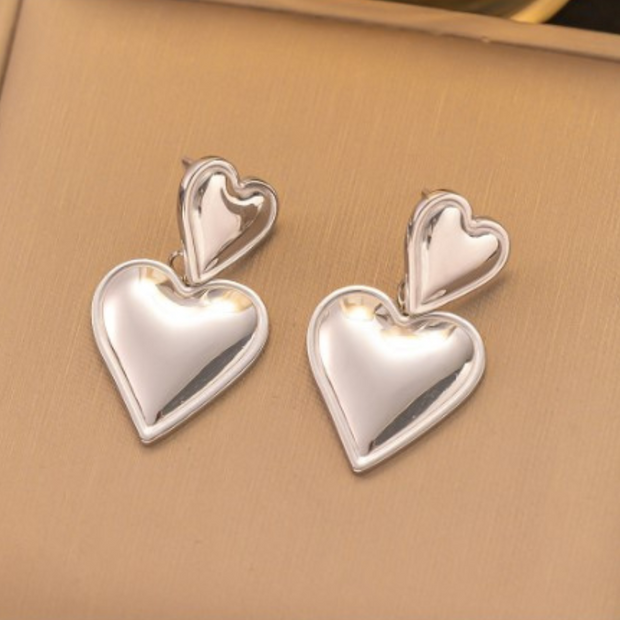 Heartfelt Retro Earrings Studs Elegance with a Modern Twist - Modiniva LLC